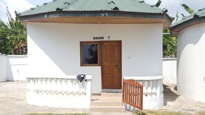 Property entrance - comfort beach ressort (Biriwa)
