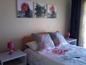 1 bedroom, individually decorated, individually furnished - Chez Cozy's (Albion)