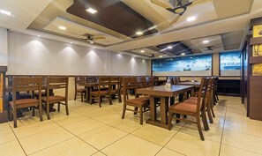 Restaurant - Treebo Grand Canyon By D2V (Kochi)