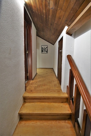 Desk, free cots/infant beds, free WiFi, bed sheets