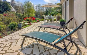 Outdoor dining - 3 bedroom beautiful home in Plouay (Plouay)