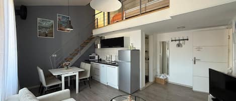 Appartement Duplex Premium | Cuisine privée | Réfrigérateur, micro-ondes, plaque de cuisson, lave-vaisselle