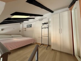 Duplex | Escrivaninha, ferros/tábuas de passar roupa, Wi-Fi de cortesia