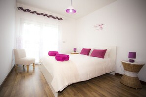 Deluxe Apartment, 2 Bedrooms, Non Smoking, Balcony | 2 bedrooms, premium bedding, down duvets, pillow-top beds