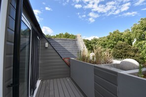 Appartement Deluxe, 2 chambres, 2 salles de bains, en mezzanine | Terrasse/Patio