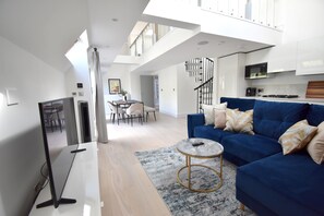 Living area - Northside Apartments Ealing (London)