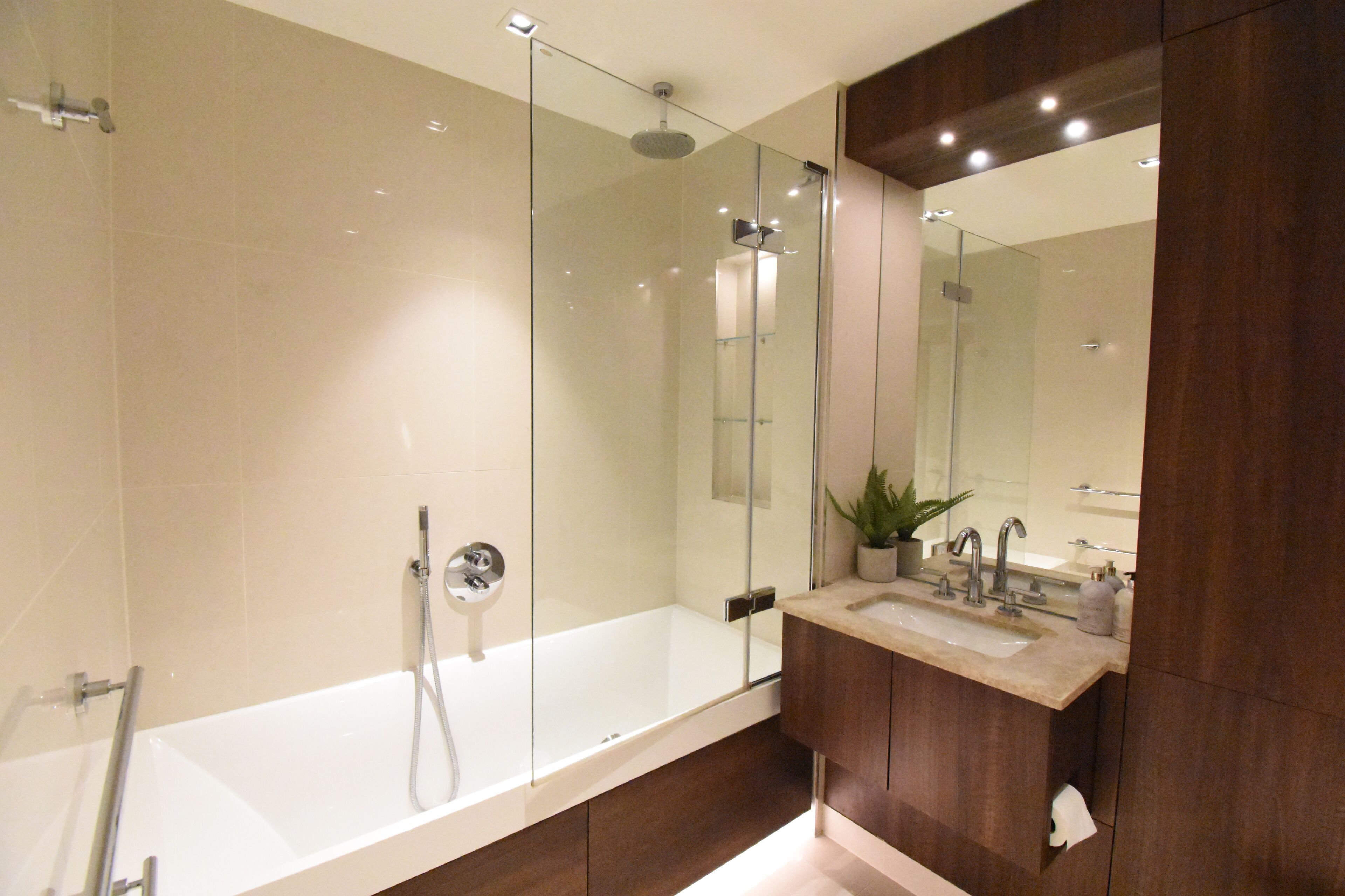 Superior Apartment, 1 Bedroom | Bathroom | Separate bathtub and shower, hair dryer, towels, toilet paper