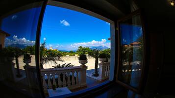 Quadrupla Deluxe, balcone, al piano terra | Vista dalla camera