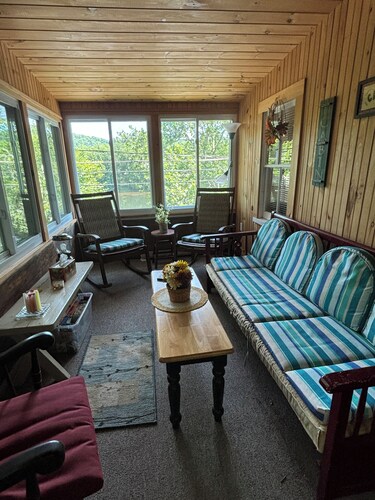 Cozy Cottage on the Delaware