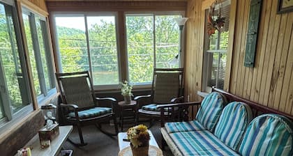 Cozy Cottage on the Delaware