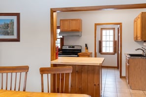 豪華單棟房屋 (Lake Flower House) | 飯廳