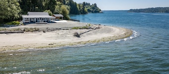 "Driftwood Island Retreat" Spektakulær udsigt, privat havnefront på James Point.