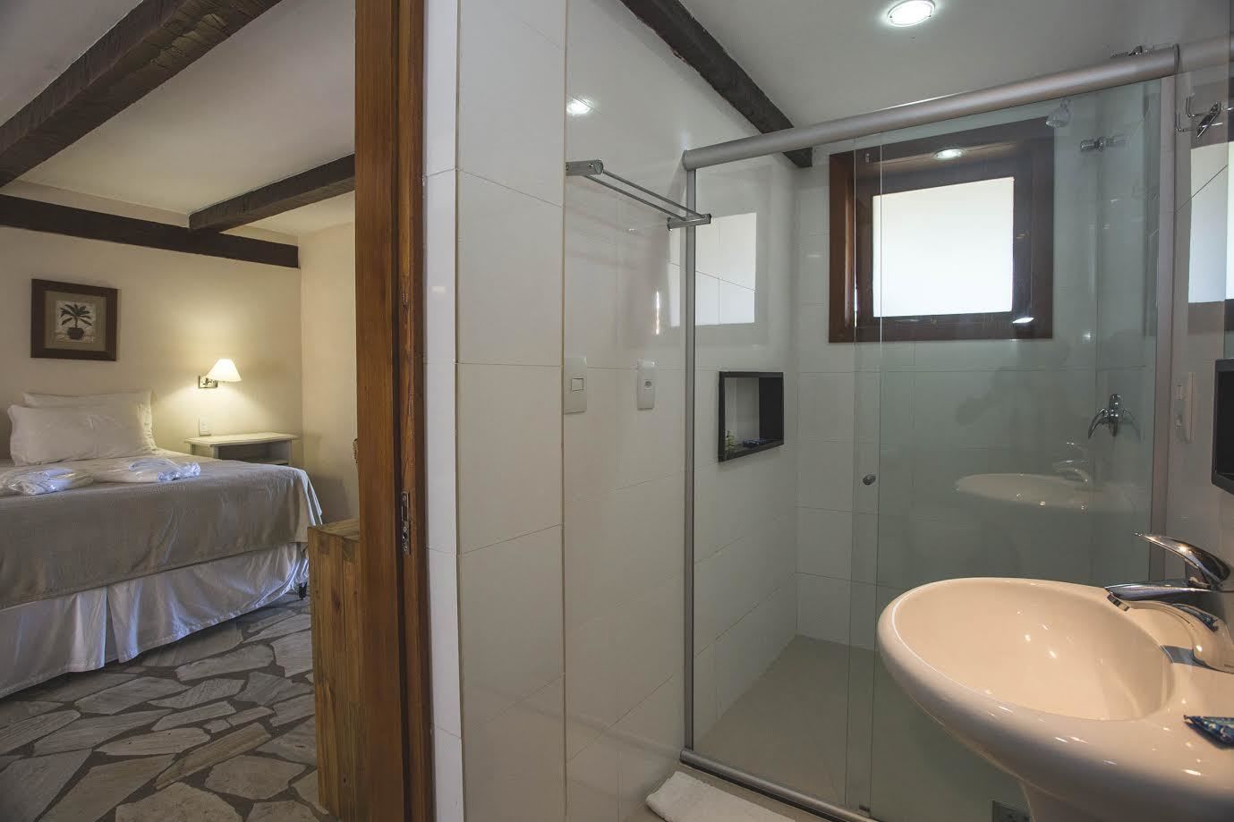 Superior Twin Room, Lanai, Sea View | Bathroom | Shower, towels