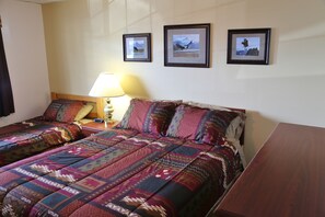 Deluxe Room, Berbilang Katil | 1 bilik tidur, peralatan tempat tidur premium 
