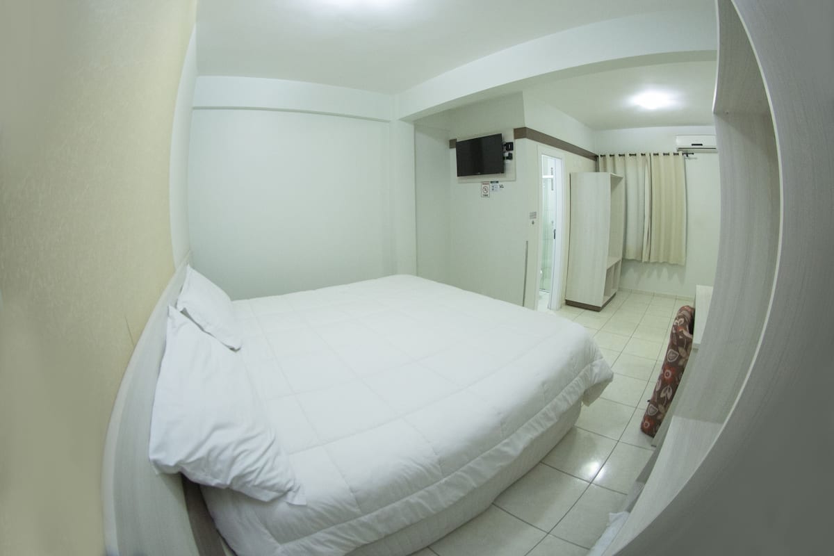 Monolocale Deluxe | Minibar, una scrivania, postazione laptop, tende oscuranti