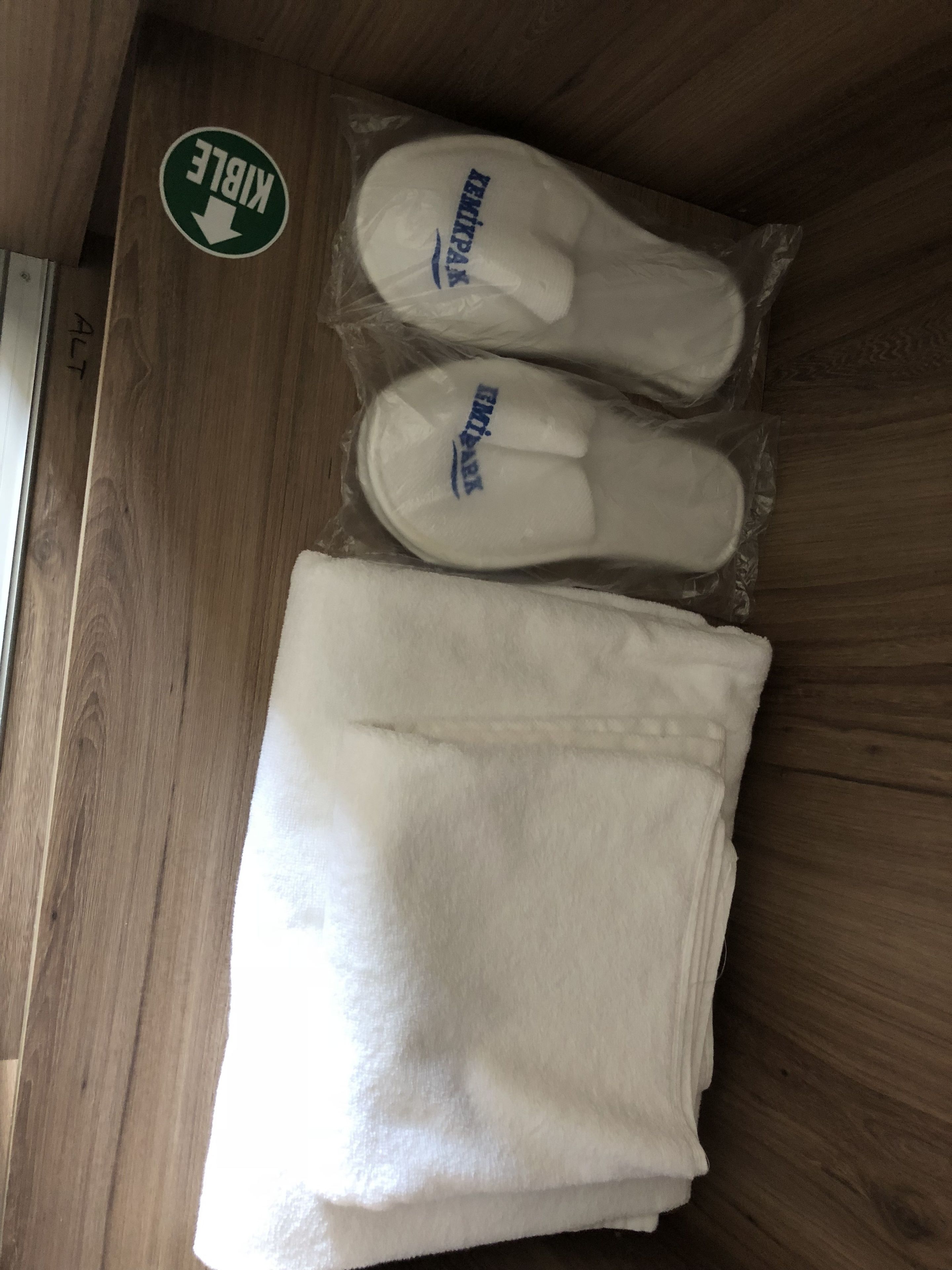 triple room | minibar, in-room safe, desk, soundproofing