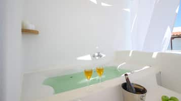 Suíte (Top Floor with Outdoor Hot Tub) | Terraço/pátio