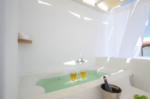 Suite (Top Floor with Outdoor Hot Tub) | Terrace/patio