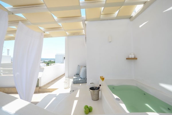 Suite (Top Floor with Outdoor Hot Tub) | Terrace/patio