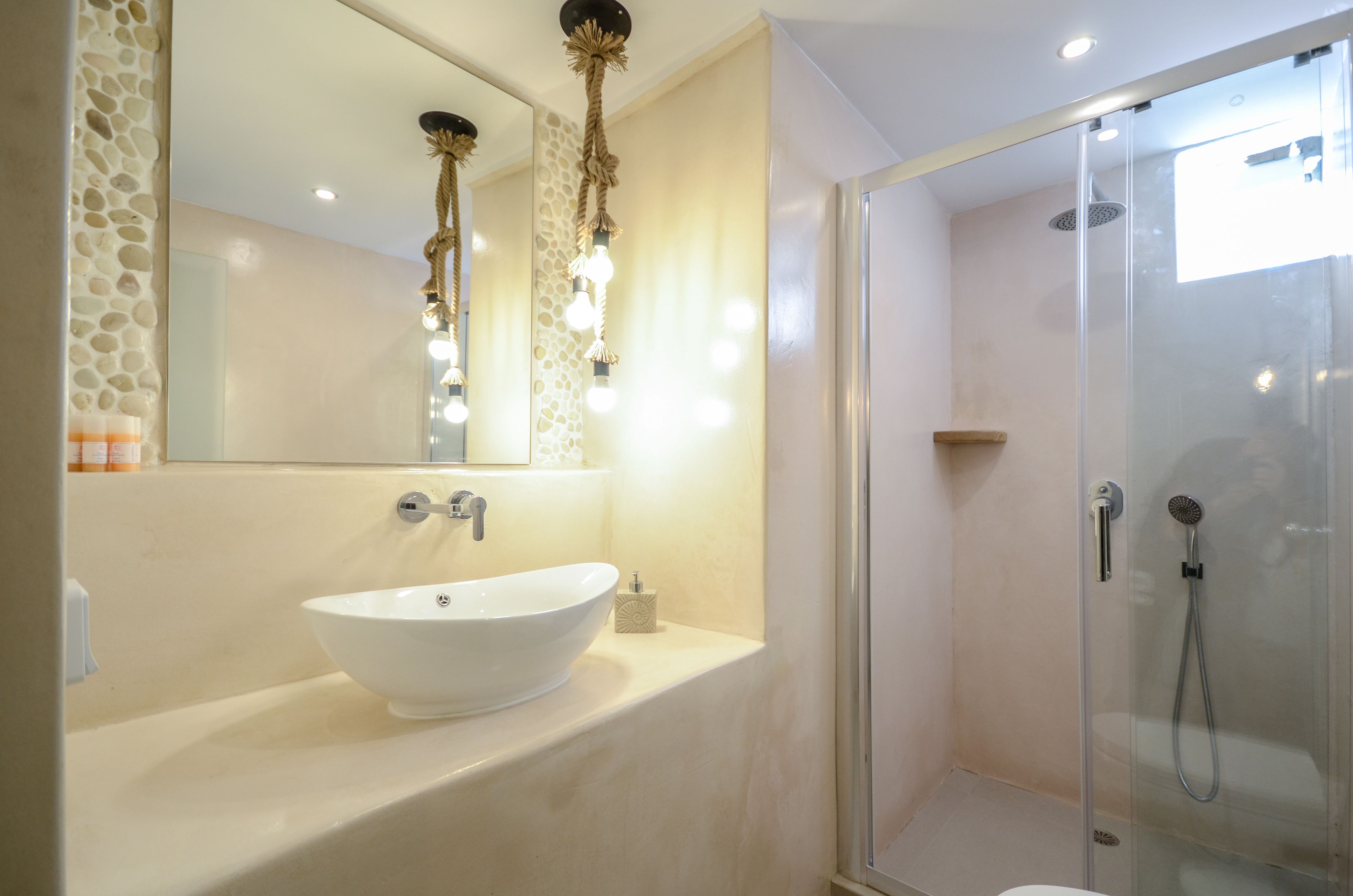 Phòng Suite, bồn tắm nước nóng | Phòng tắm | Đồ dùng nhà tắm miễn phí, máy sấy tóc, khăn tắm 