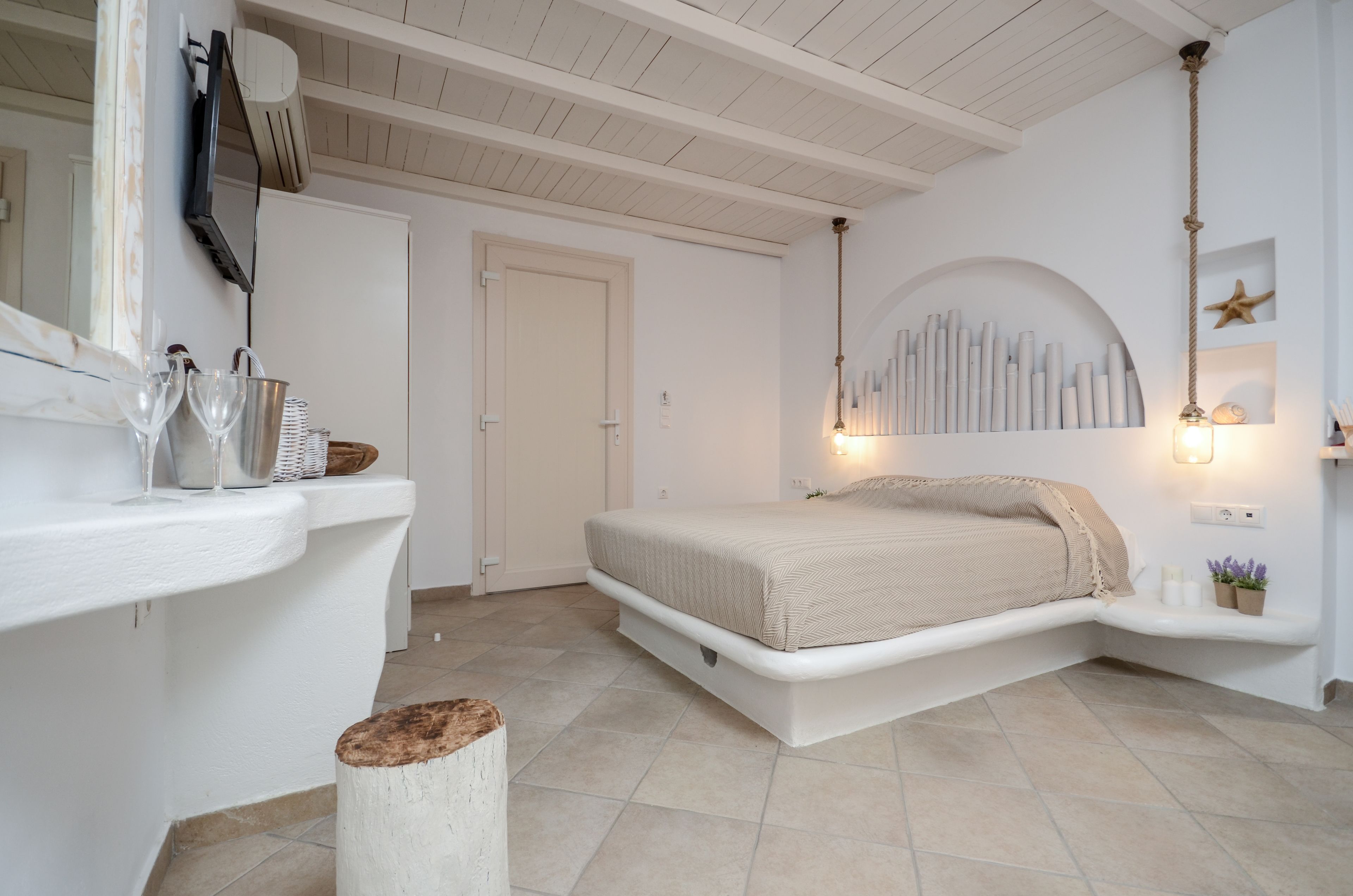 Suite (Top Floor with Outdoor Hot Tub)