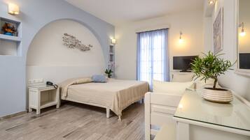 Superior Studio | In-room safe, soundproofing, free WiFi, bed sheets