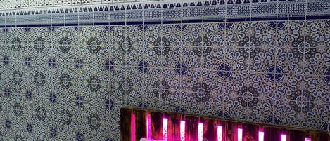 Quarto triplo standard | Ferros/tábuas de passar roupa, berços grátis, Wi-Fi de cortesia