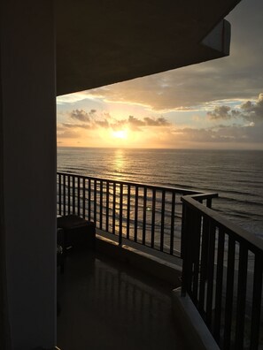 Property grounds - INCREDIBLE OCEANFRONT VIEWS/3 BR, 3 Bath Luxury Condo/Sea Marsh I (North Myrtle Beach)