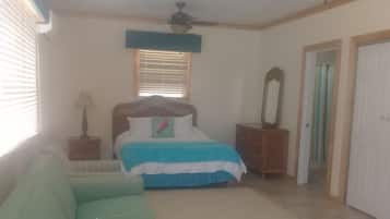 1 bedroom, iron/ironing board, travel cot, WiFi