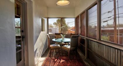 Boutique 1920's Sam Hughes Carriage House ~ Villa Blanca Tortuga & Walk to UA