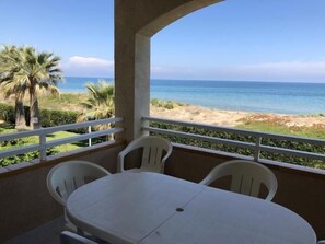 Outdoor dining - APCOSTAS El Faro / Two Bedrooms (Denia)