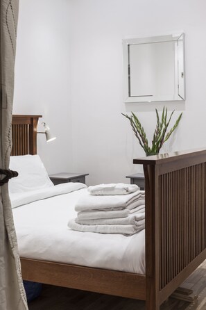 4 soveværelser, pengeskab på værelset, strygejern/strygebræt