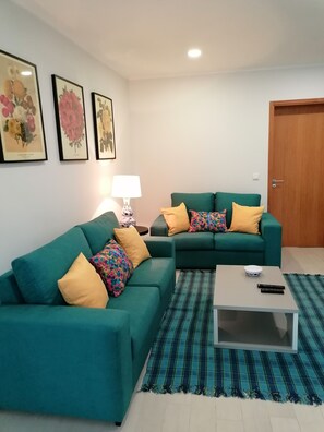 Smart TV, fireplace, computer monitors - Hot Water House 2 (Furnas)