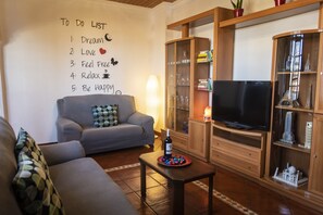 TV, fireplace - Nice and cozy house in rural surroundings (Los Realejos)