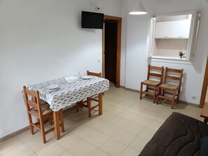 Dining - APCOSTAS Lotus / One Bedroom (Blanes)