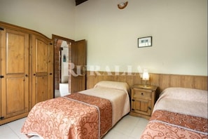 2 Schlafzimmer, Bügeleisen/Bügelbrett, Bettwäsche
