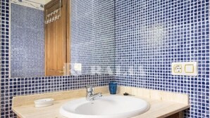 Bathroom - Mirando al Cuera (Yellow) - apartment with pool in Piedra (Llanes) (Quintana (Posada Llanes))