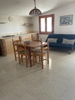 Interior - Apartment in Three-Family Villa with Large Balcony with Sea View "OPUNTIA"    (Capo Vaticano)