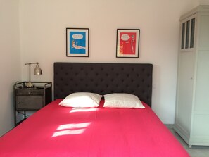 5 bedrooms, in-room safe, iron/ironing board, WiFi