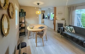 Interior - 1 bedroom cozy home in Tzummarum (Tzummarum)