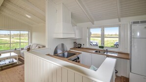 Kaffetrakter/tekoker, kjøleskap, mikrobølgeovn og kokeplater