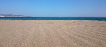 INDEPENDENT VILLA 4 BEDROOMS WITH PRIVATE POOL