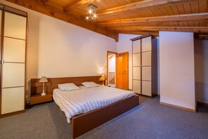 4 habitaciones, tabla de planchar con plancha y wifi gratis 