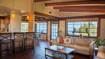 TV, fireplace, DVD player