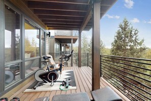 Property grounds - Modernist Mountain View Retreat in Old Mill!! Hot Tub!!! Pool Table!!! (Bend)