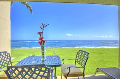 OCEANFRONT Ground Floor 2bd/2ba Unit with Amazing Ocean Views & A/C