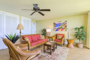 Smart TV, DVD player - OCEANFRONT Ground Floor 2bd/2ba Unit with Amazing Ocean Views & A/C (Koloa)