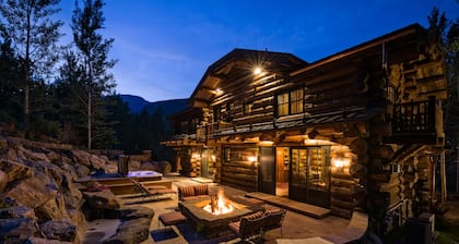 Fabulous Log Home, Total Luxury, elokuvateatteri, Solaris Village Pysäköinti, upeat näkymät!