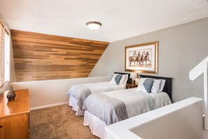 4 bedrooms, desk, iron/ironing board, free WiFi