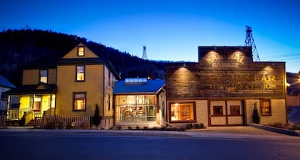 Ski Lift Across St! Near Main St.! On Golf Course -X-Country Ski! Priv. Hot Tub!